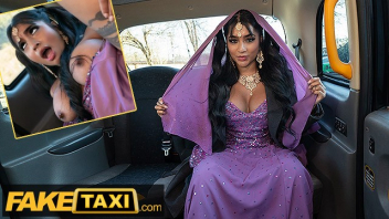 YASMINA KHAN ดูหนังโป๊อินเดีย FAKE TAXI หนังพอนฮับมาใหม่ปี 2024 เย็ดสาวอินเดียวในรถหลังให้โม๊คควยเล่มทอง หัวนมดำหีดำเจอกระหน่ำเย็ดจนตาเหลือก หีสาวอินเดียมีแต่น้ำเมือกเต็มช่องคลอด