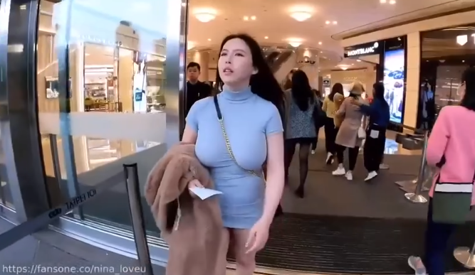 น้ำแตกแจกไอโฟน คลิปโป๊จีน NINA_LOVEU FANSONE แค่รวยควยก็เข้าหีสาวจีนแน่นอน 100% พาไปซื้อมือถือ IPHONE 17 PRO MAX หลังจากนั้นก็ได้เย็ดคาชุดคอสเพลย์