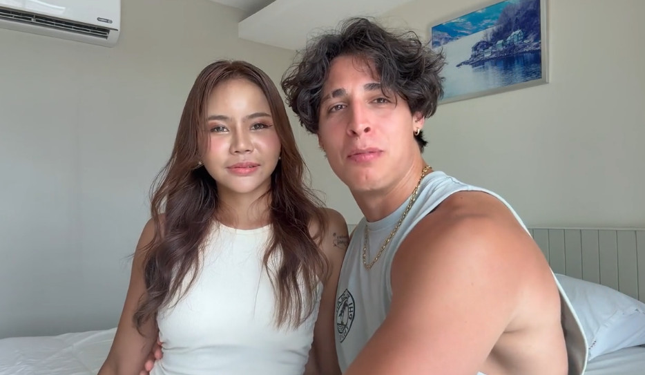 HUNNYBUNNYTH คนไทยคนแรกที่โดน GATTOUZ0 จูบปากอย่างนุ่มนวล ควงกระบองควยยัดเข้าปาก เย็ดสาวไทยคากางเกงในจีสตริงสีแดง เย็ดจนเหงื่อแตกน้ำเงี่ยนแตกในข้นๆ